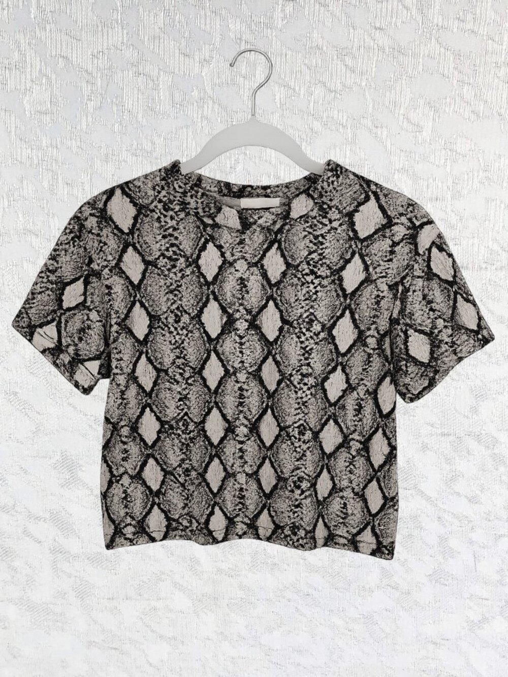 GB Girls Short Sleeve Crop Top Unique Black Gray Taupe Snakeskin Print Girls XL